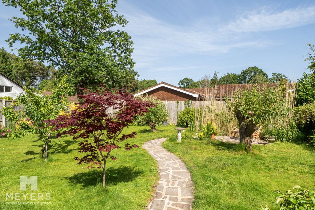 Property photo 2 of 23