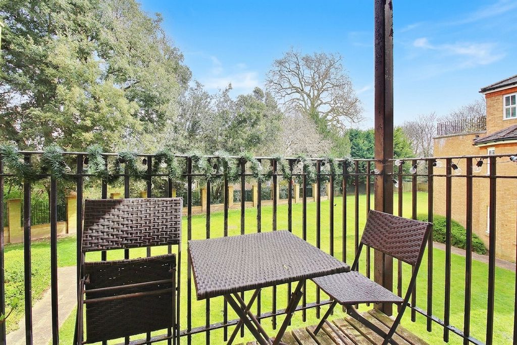 Property photo 2 of 9