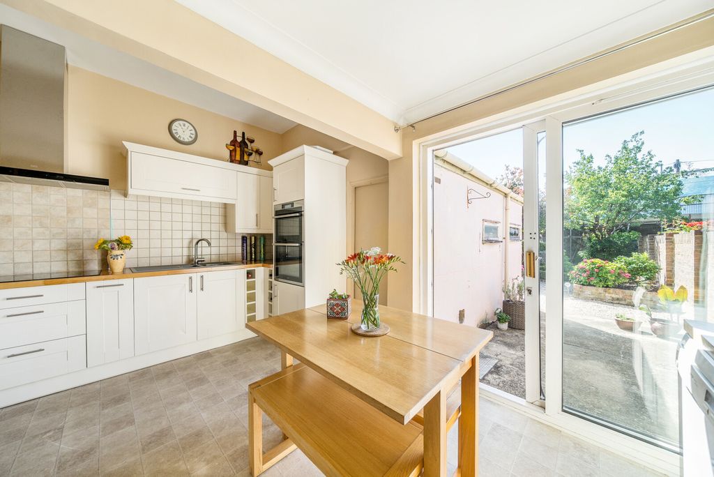 Property photo 2 of 15 1336530-7-6899cc8...
