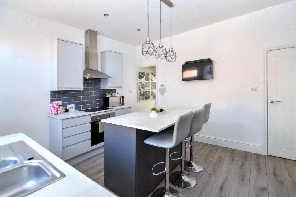 Property photo 3 of 10 Kitchen/Breakfast Room