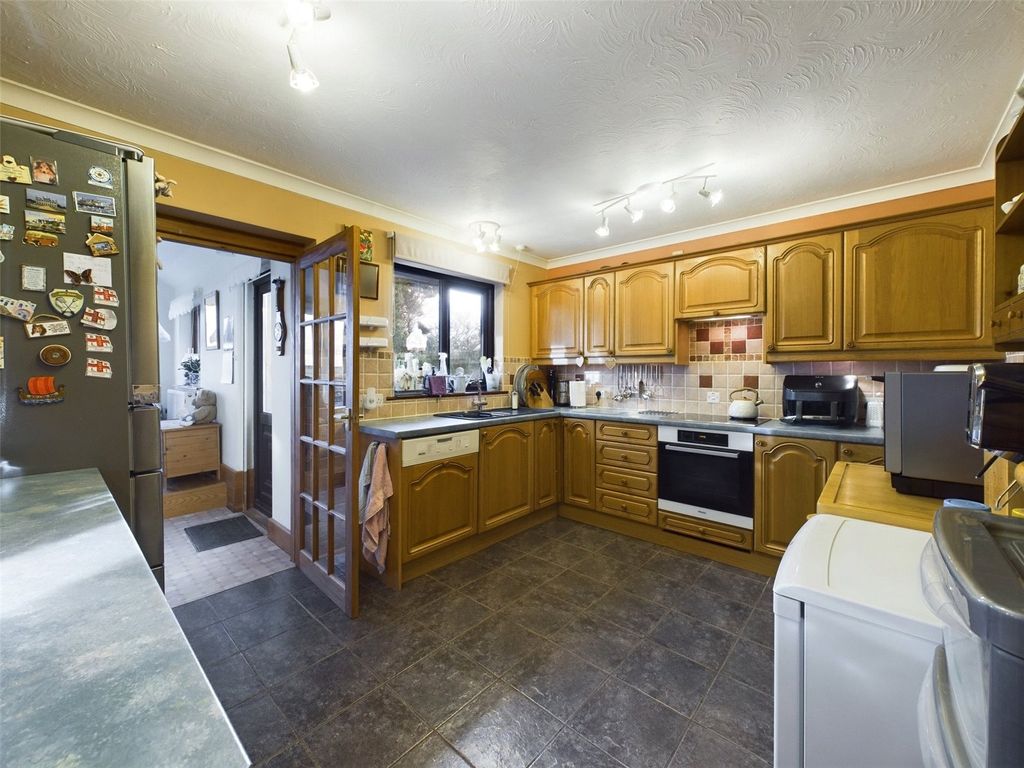 Property photo 3 of 14 Picture No. 11
