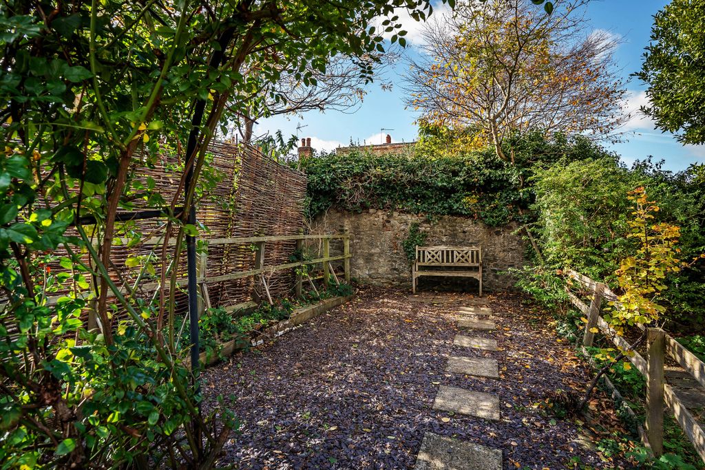 Property photo 2 of 19 Photo 2