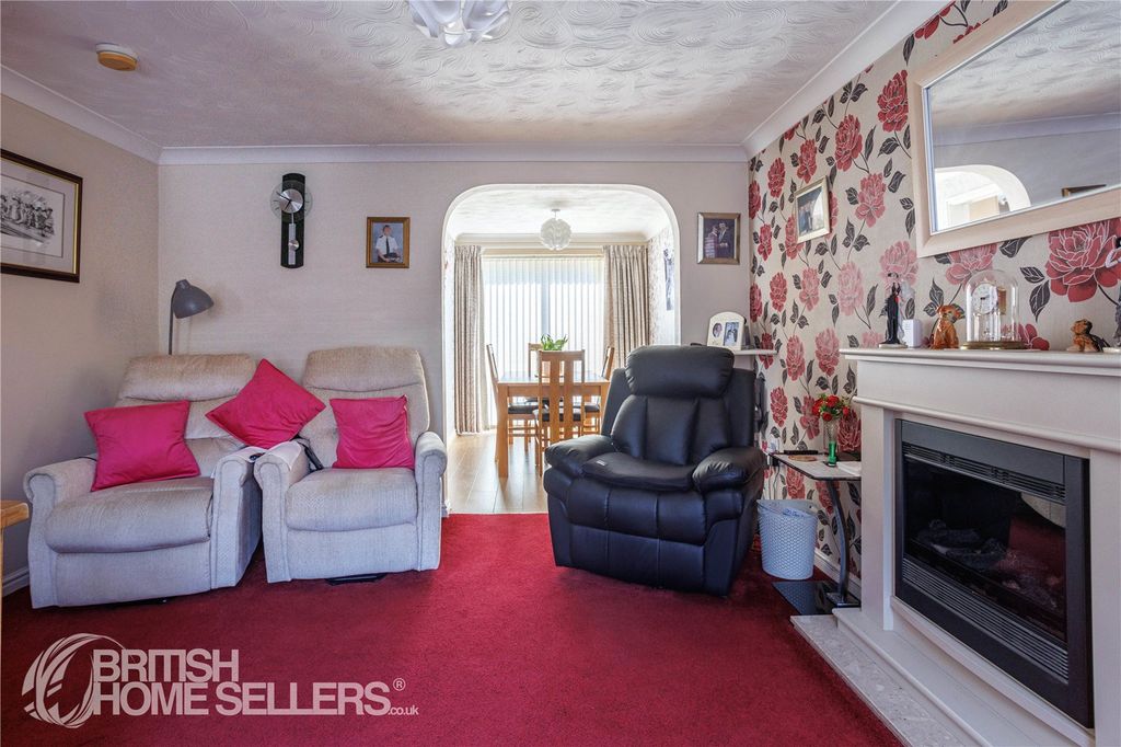 Property photo 3 of 17 Picture No. 06
