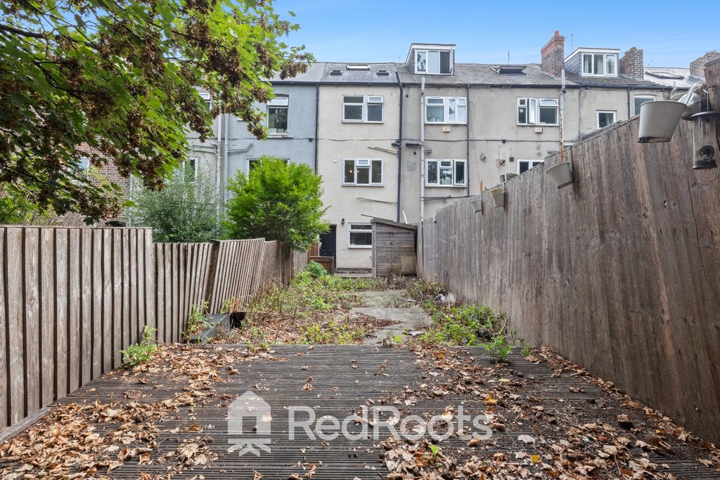 Property photo 2 of 33 4349394