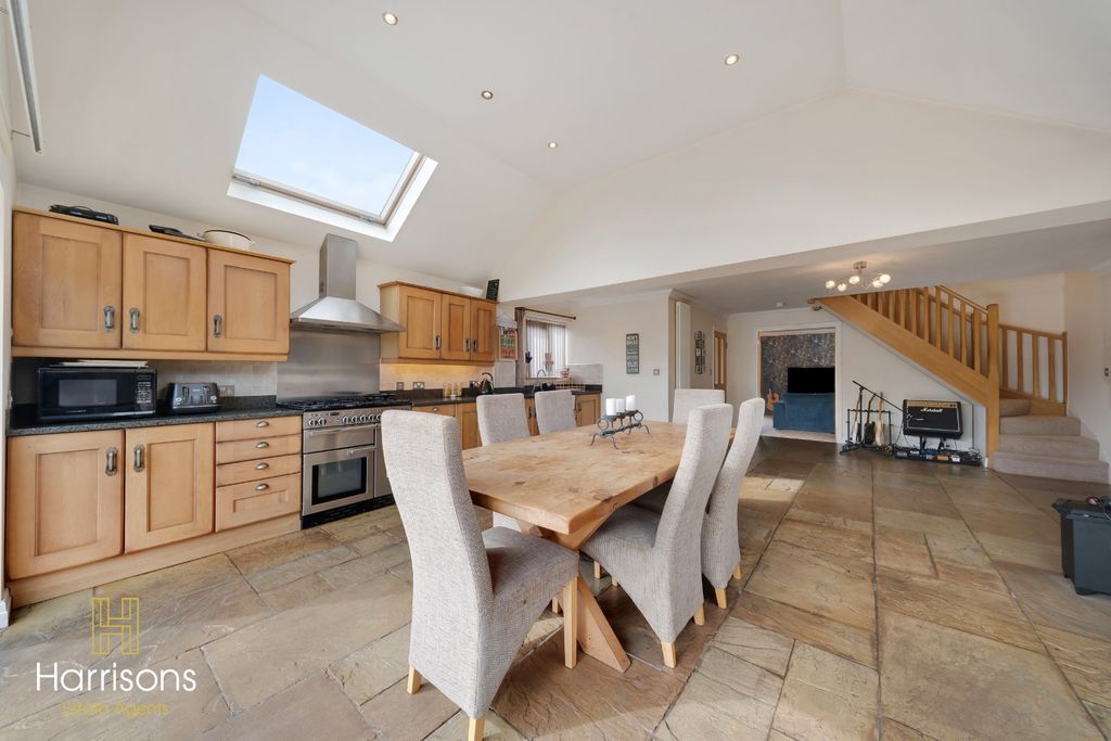 Property photo 3 of 48 5267202