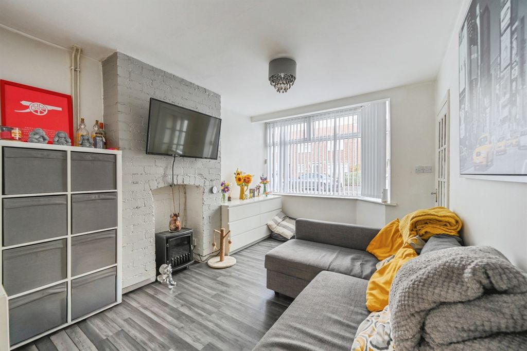 Property photo 2 of 17