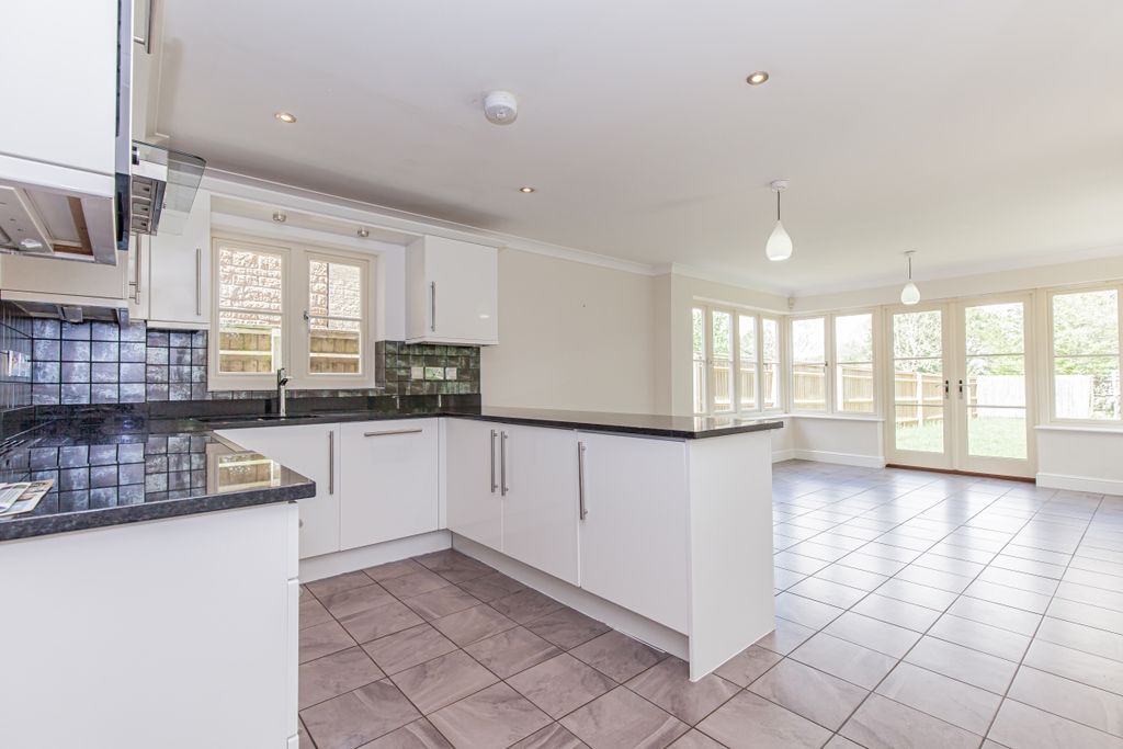 Property photo 2 of 9 161034
