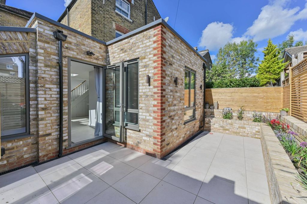 Property photo 3 of 15