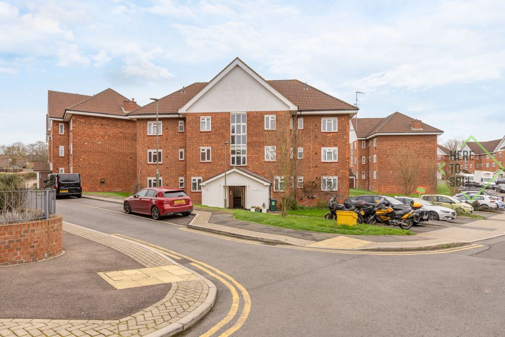 Property photo 2 of 15 100 Elmshurst Crescent, East Finchley, London, N2 0Lp-31