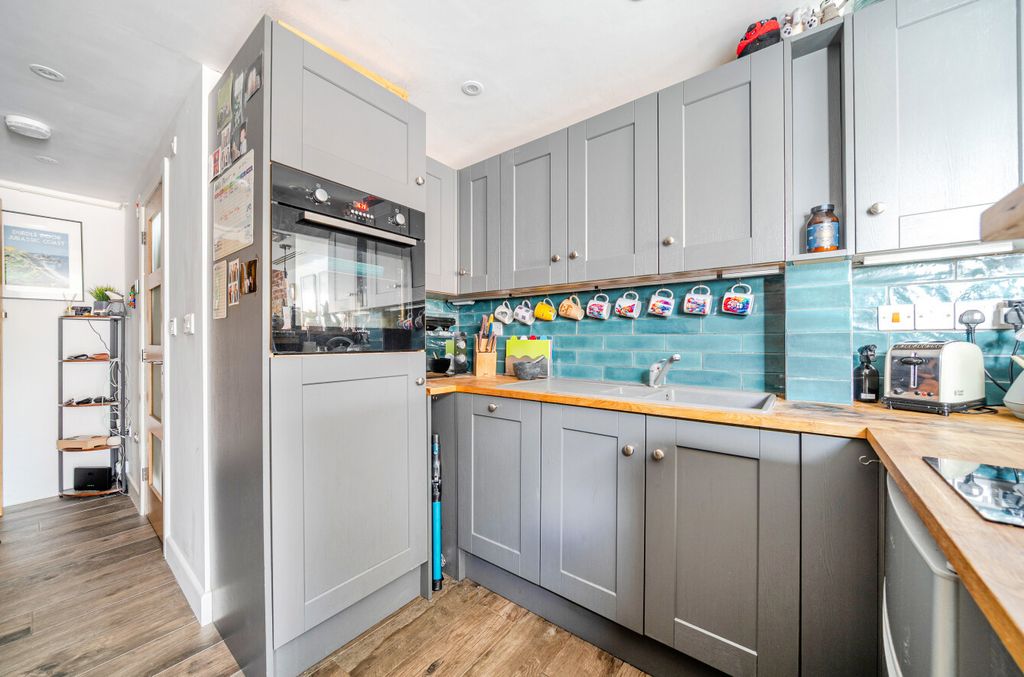 Property photo 3 of 19 1459201-15-6A0c88...