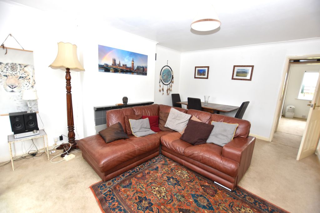 Property photo 3 of 8