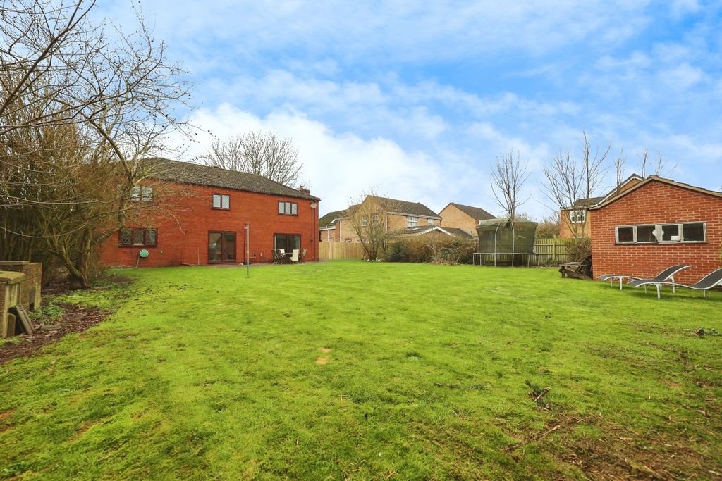 Property photo 3 of 27 4808522