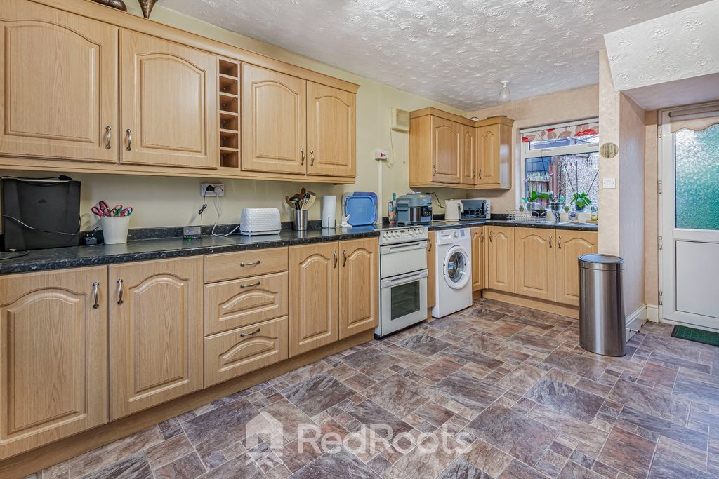 Property photo 3 of 17 3909615