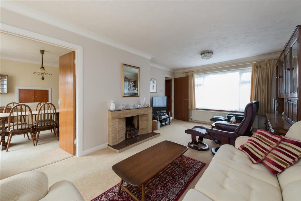 Property photo 3 of 21