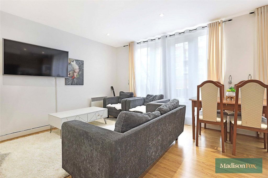 Property photo 3 of 14 Picture No. 32