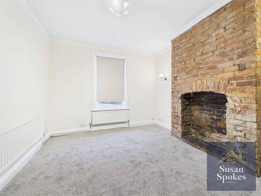 Property photo 3 of 19 Cam01858G0-Pr0211-Still002.Jpg