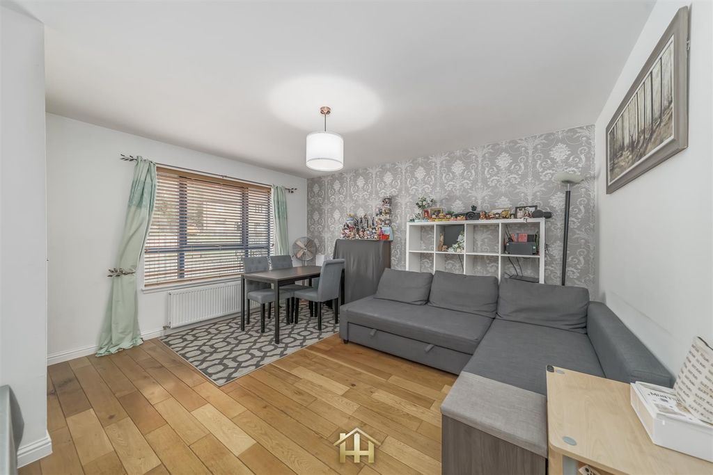 Property photo 3 of 23 15 Honey Green Road Dundee Dd4 8Bg 050626 Edit (28
