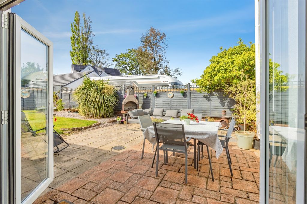 Property photo 3 of 32