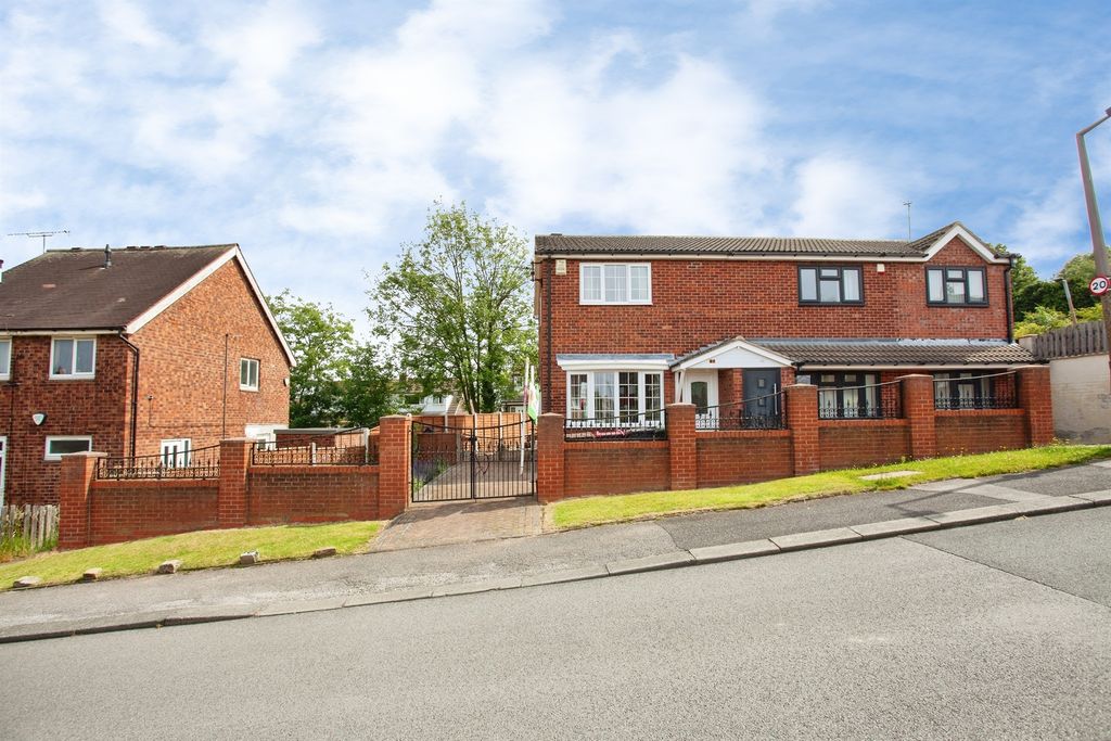 Property photo 1 of 18