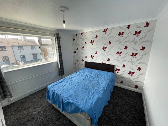 Property photo 2 of 27