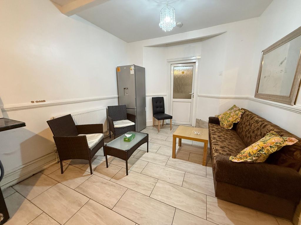 Property photo 3 of 10 Gallery