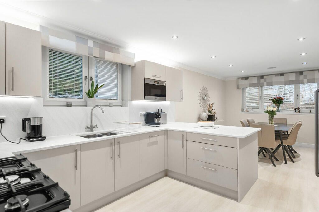 Property photo 2 of 35