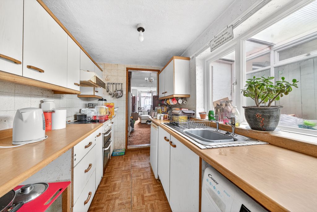 Property photo 3 of 10