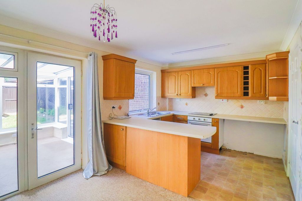 Property photo 2 of 11