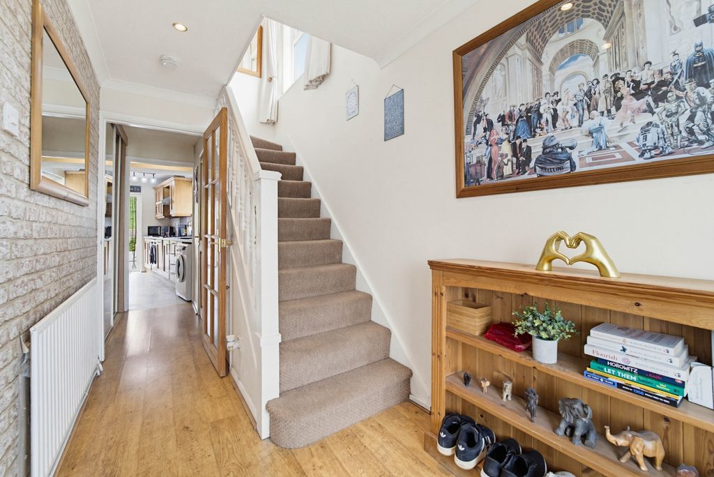 Property photo 3 of 17 3992943