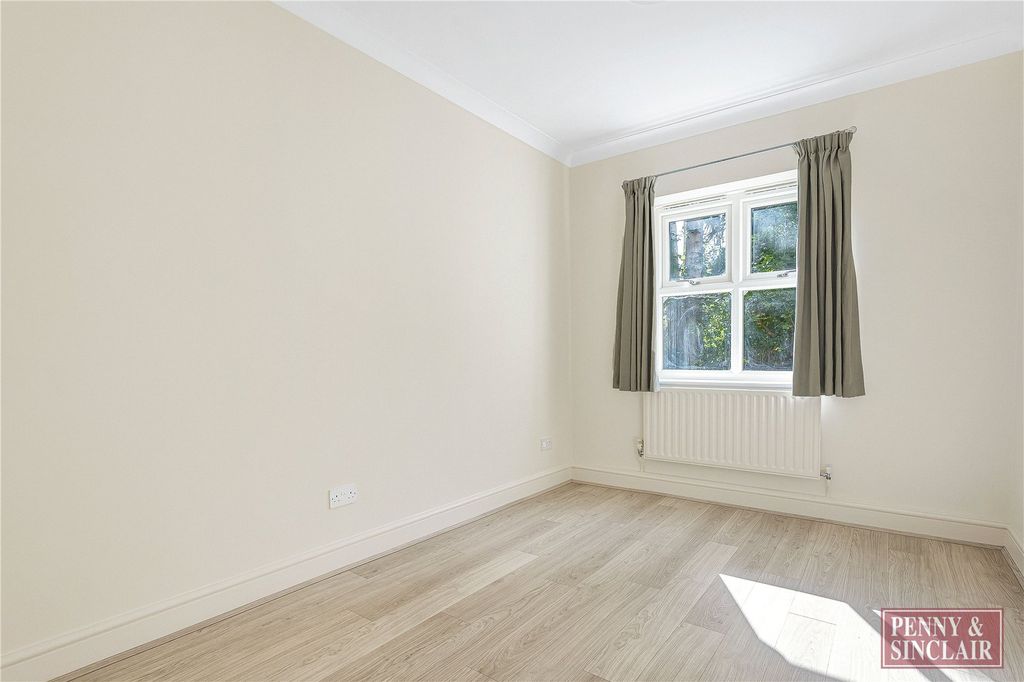 Property photo 2 of 10 Picture No. 28
