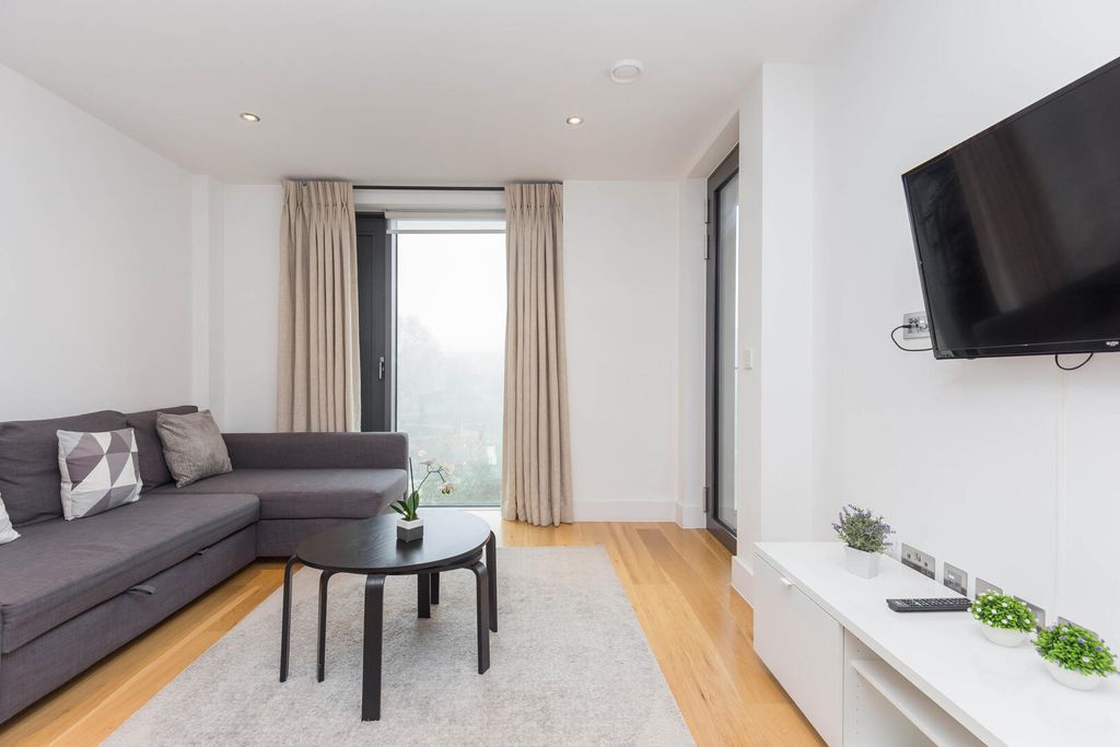 Property photo 3 of 13 Living Room