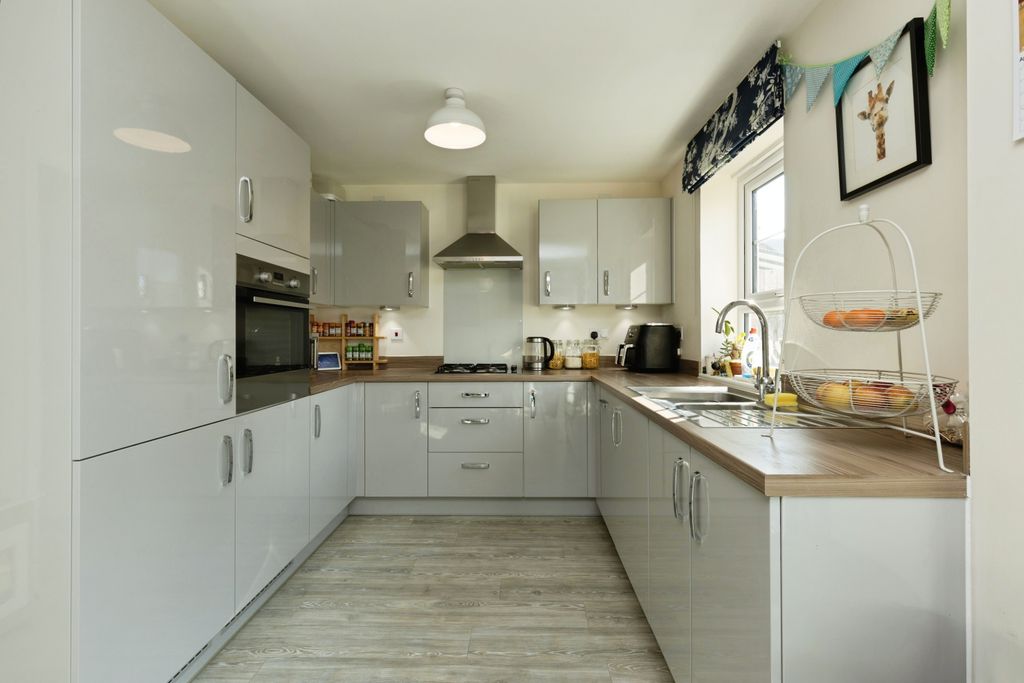 Property photo 2 of 15 Kitchen