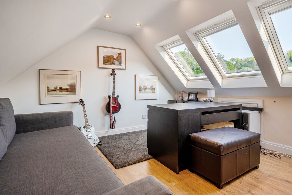 Property photo 1 of 23 1468442-35-6A1624...