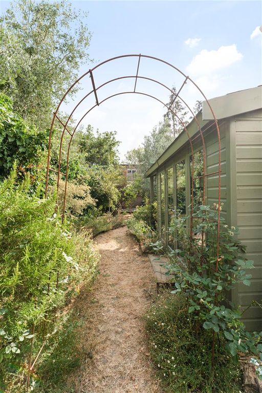 Property photo 3 of 38 Dunsmure Road, N16