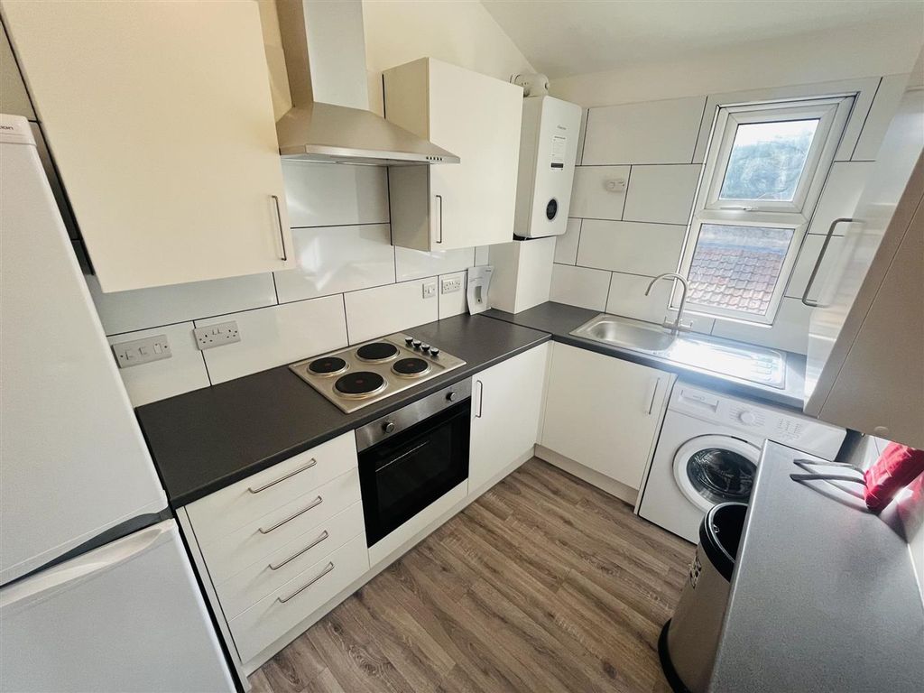 Property photo 3 of 11 Img_9725.Jpg