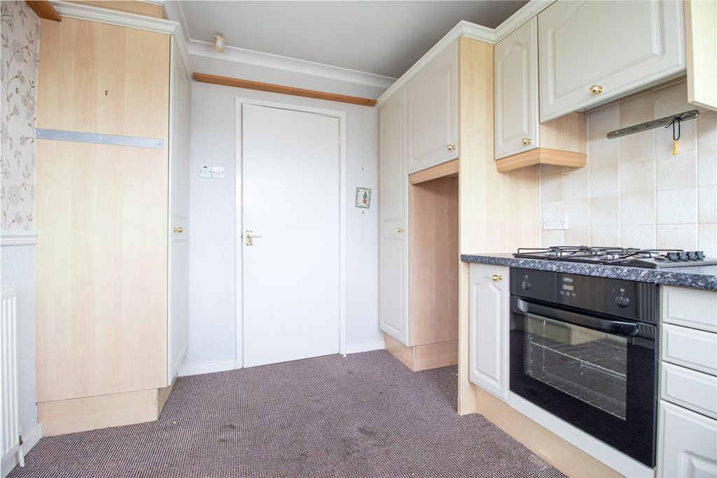Property photo 3 of 21 Picture No. 12