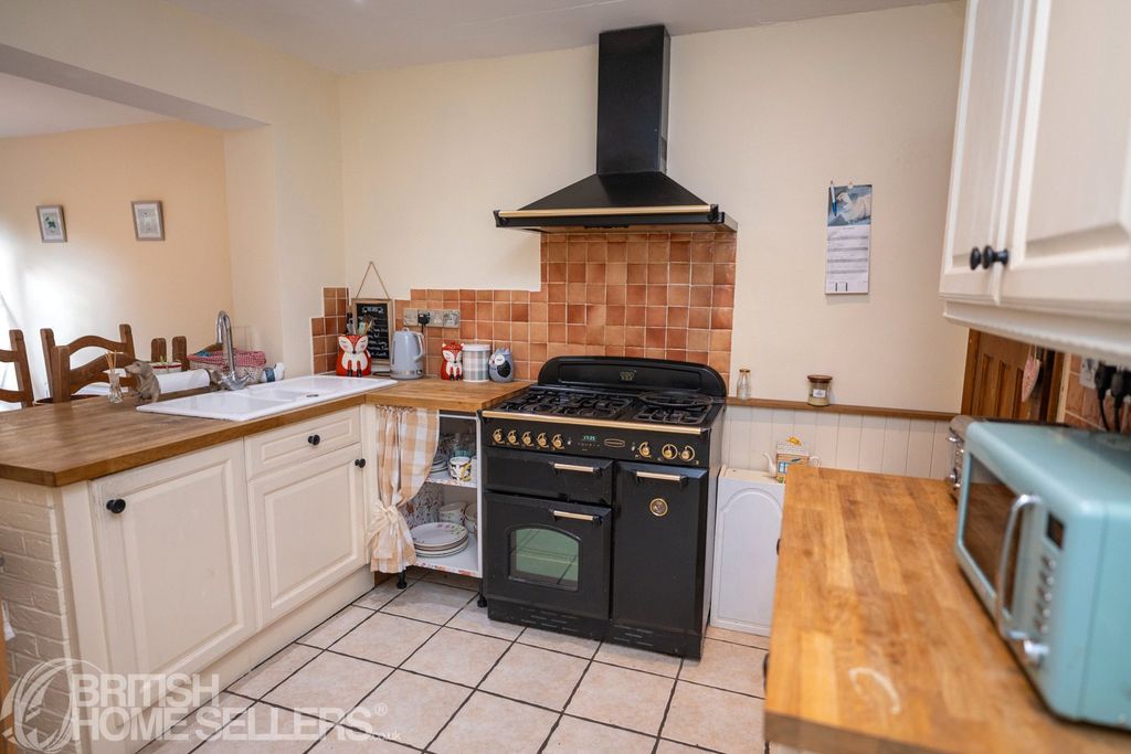 Property photo 2 of 11 Picture No. 06
