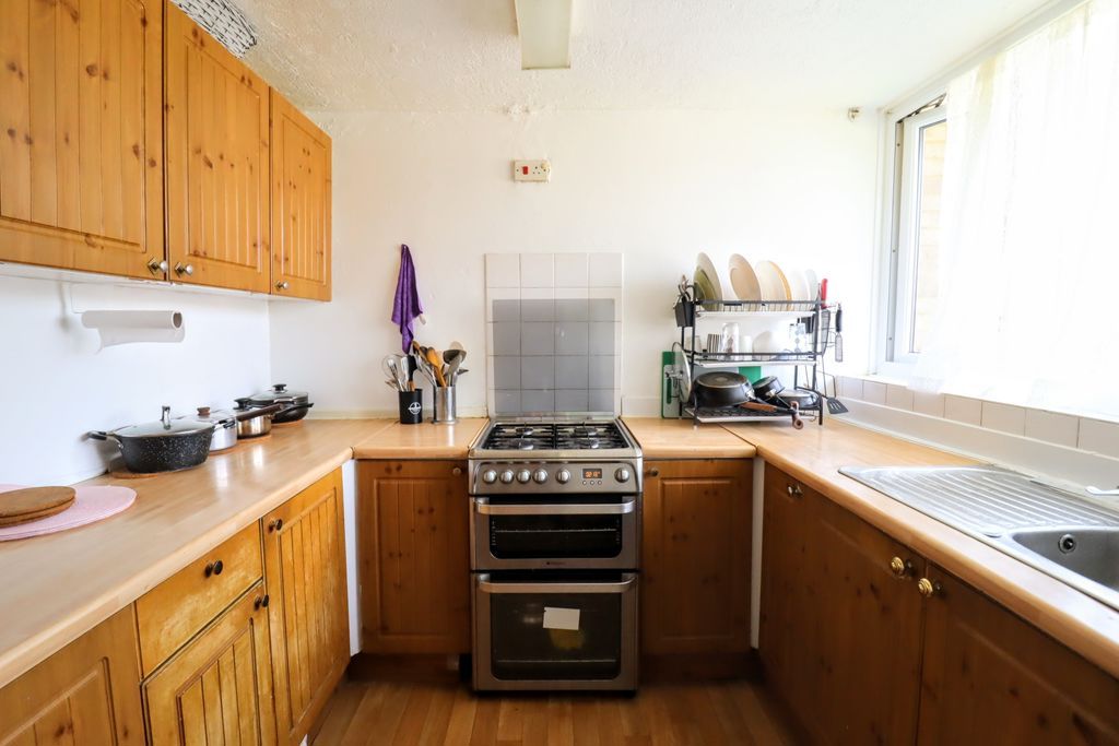 Property photo 2 of 10 Kitchen