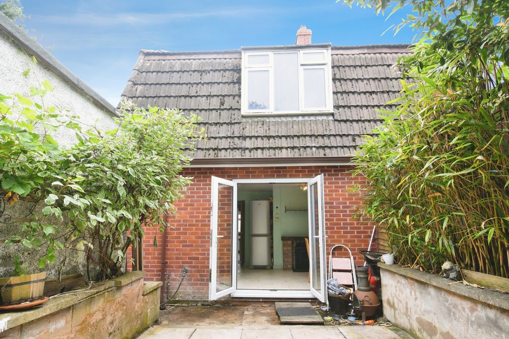 Property photo 3 of 24