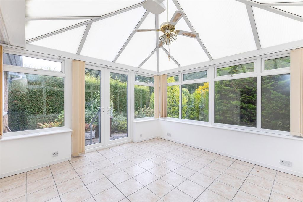 Property photo 3 of 18 Untitled-479.Jpg