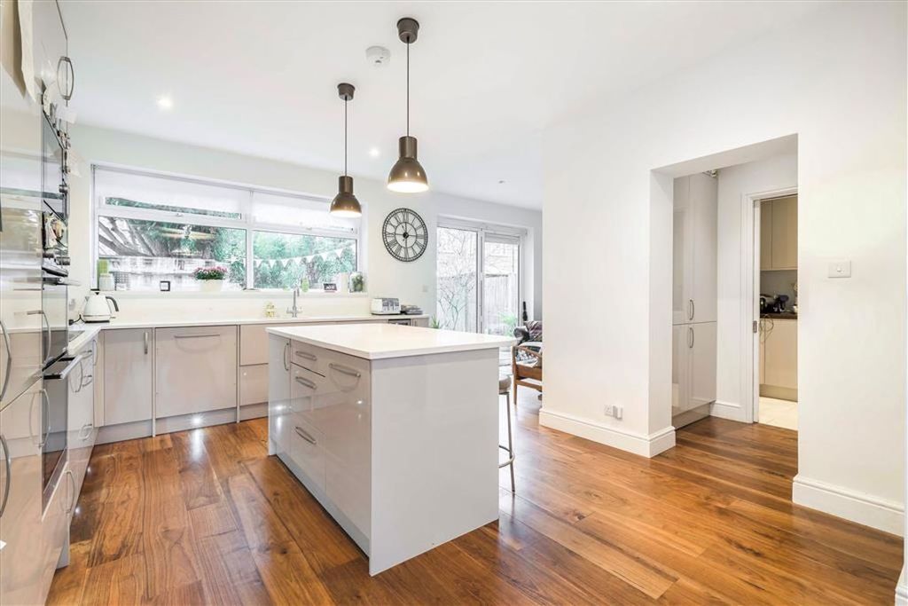 Property photo 3 of 8