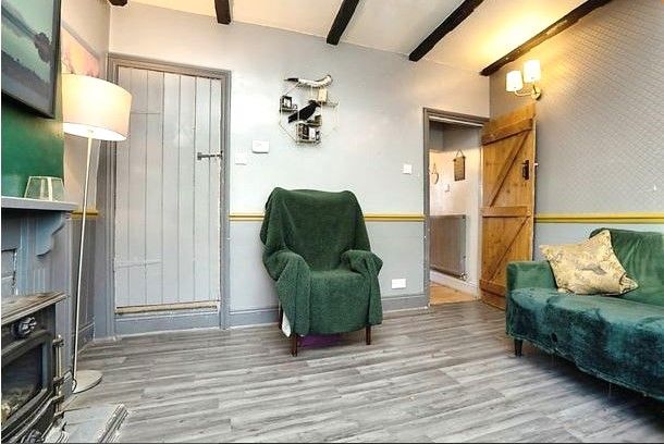 Property photo 2 of 14 Lounge