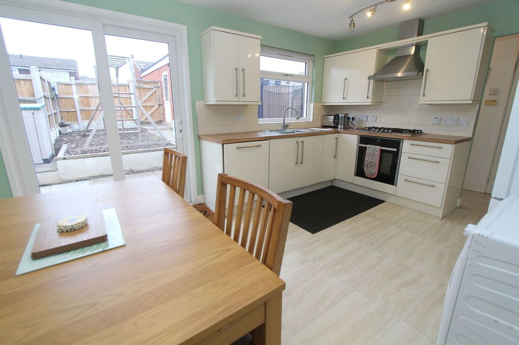 Property photo 2 of 24