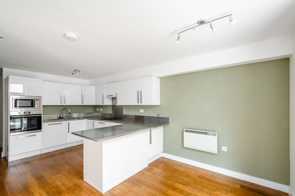 Property photo 3 of 19