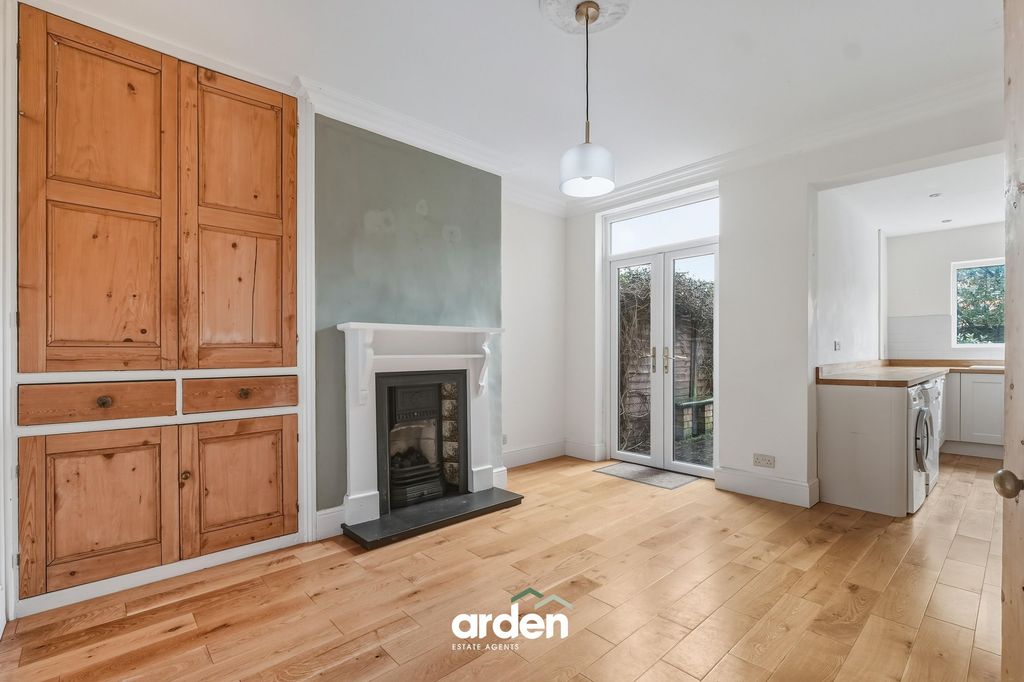 Property photo 3 of 14