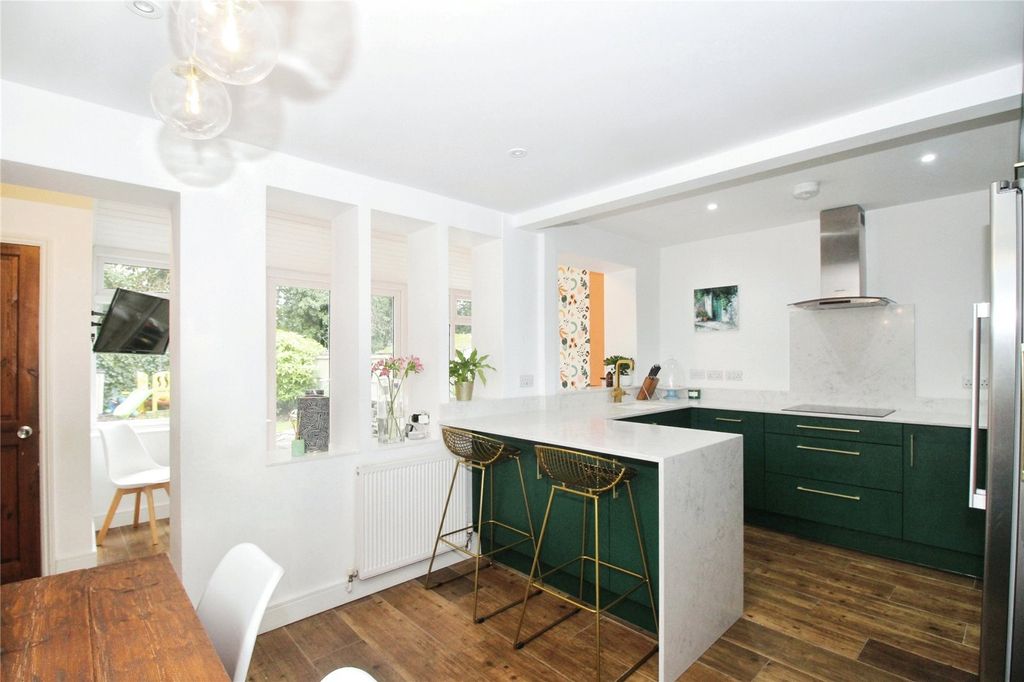 Property photo 3 of 12 Kitchen/Diner