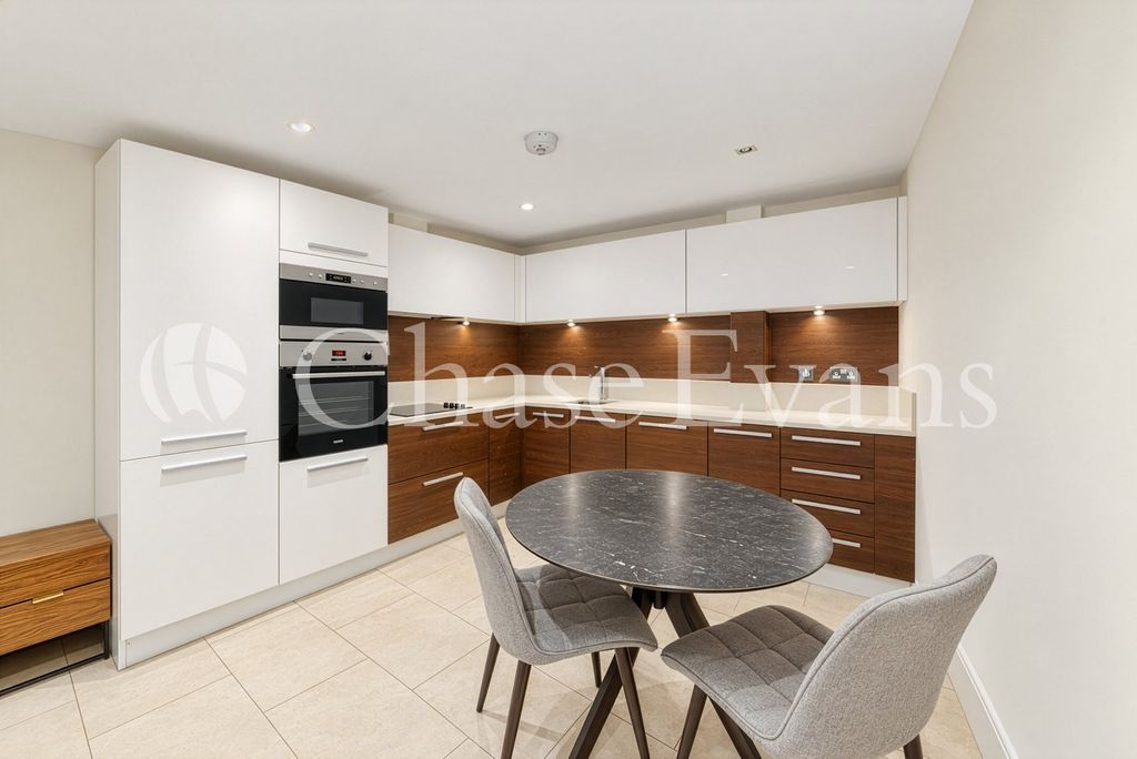 Property photo 2 of 11 Kitchen