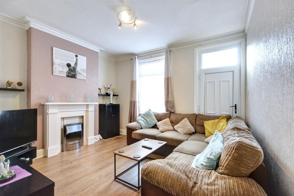 Property photo 2 of 15 Living Room