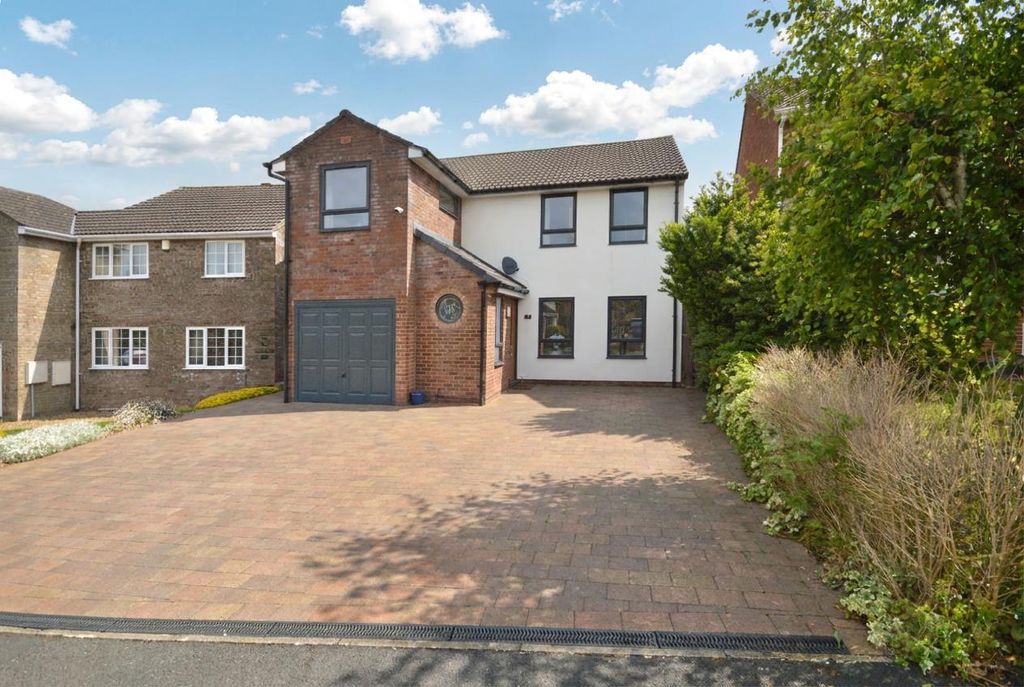 Property photo 1 of 34 Outside