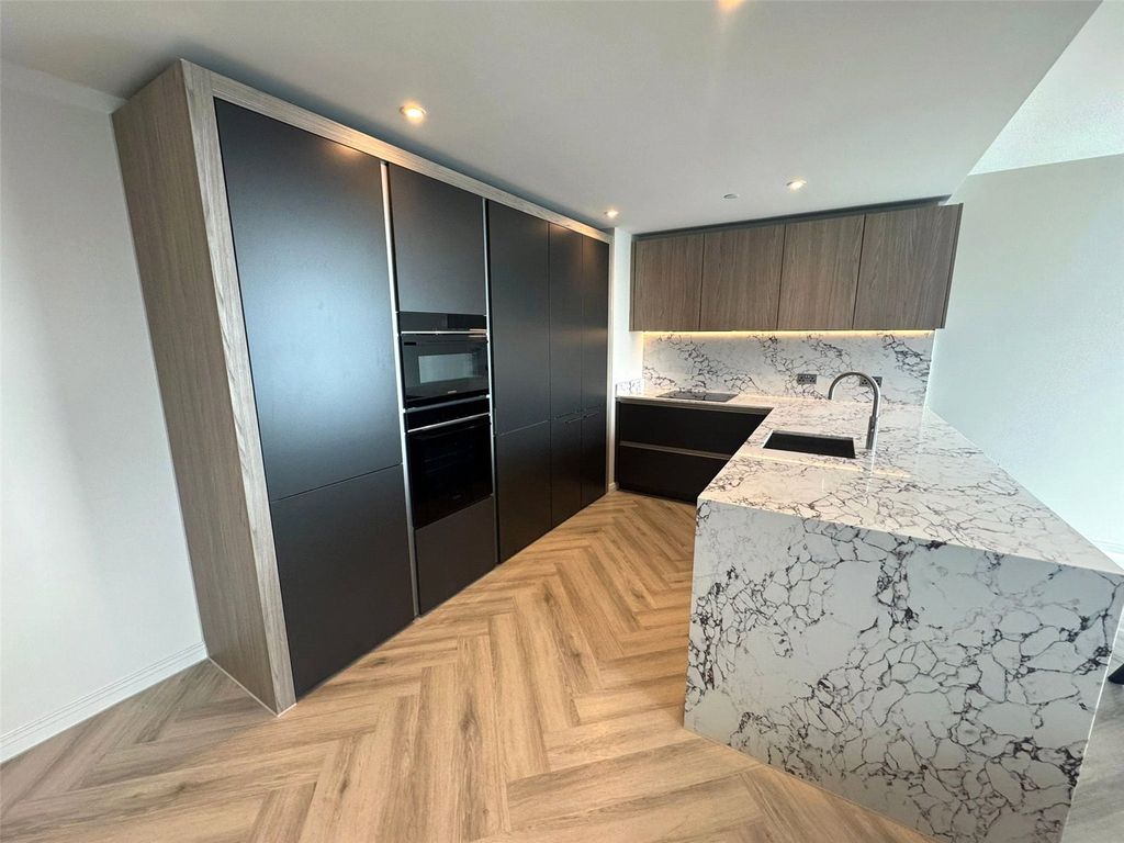 Property photo 3 of 15 Picture No. 24